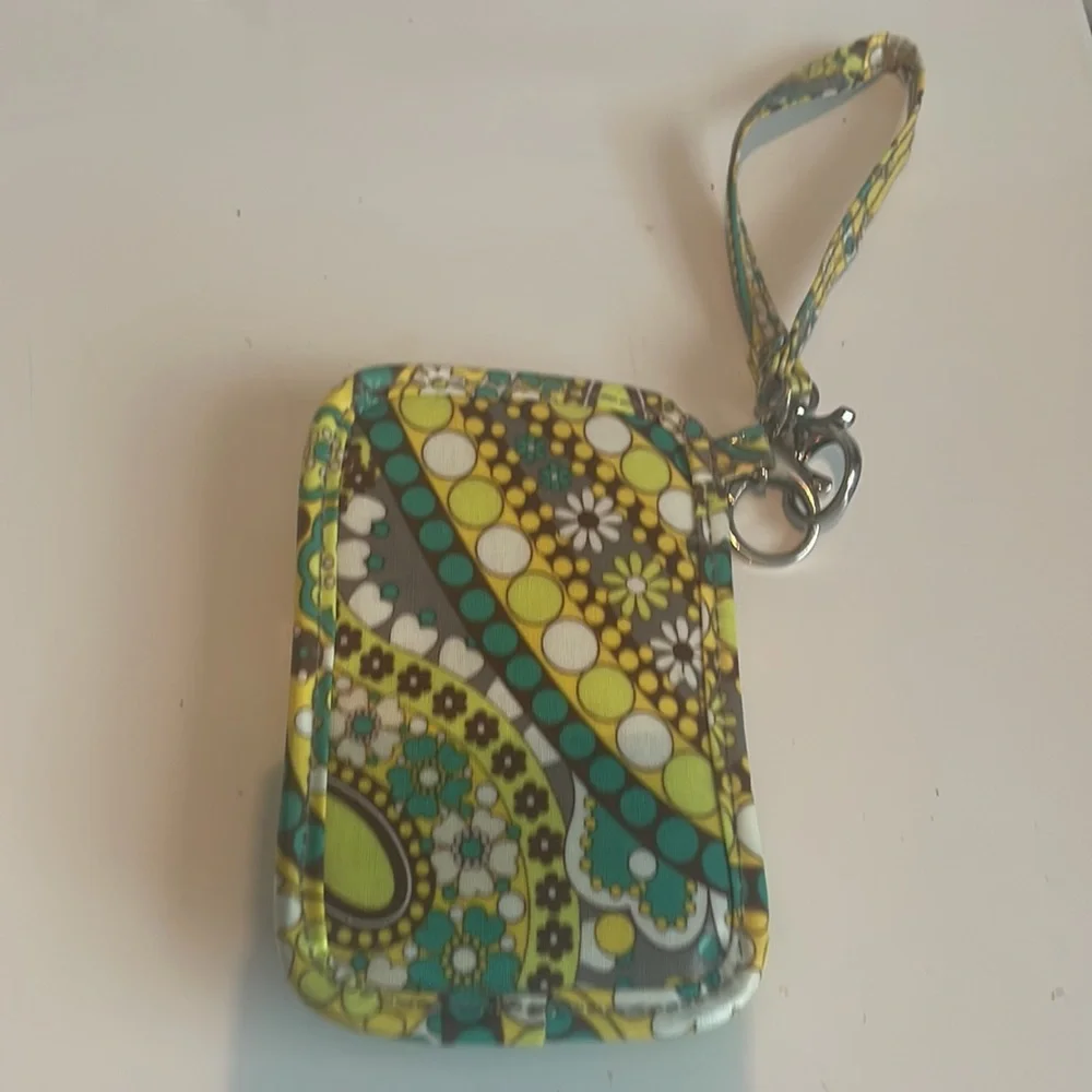 Vera Bradley Lemon parfait cell phone wristlet Retired nwots vinyl all weather